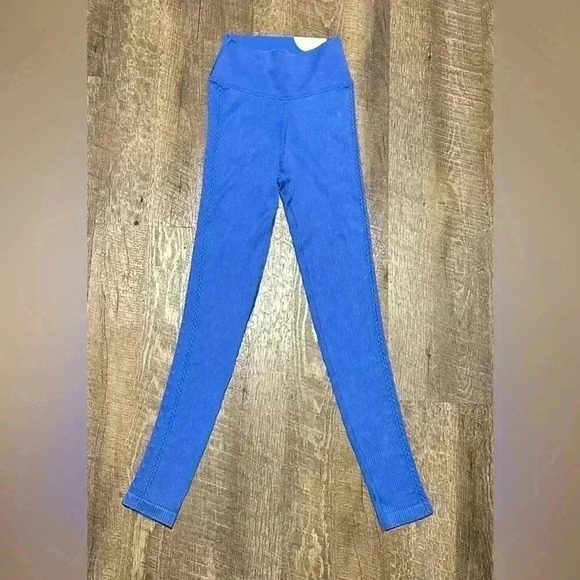 FREE 🆕Offline Hi Rise Nylon Leggings - Picture 4 of 13